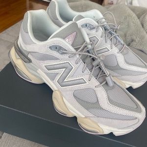 9060 NEW BALANCE SNEAKERS